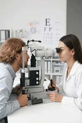 Optometrist